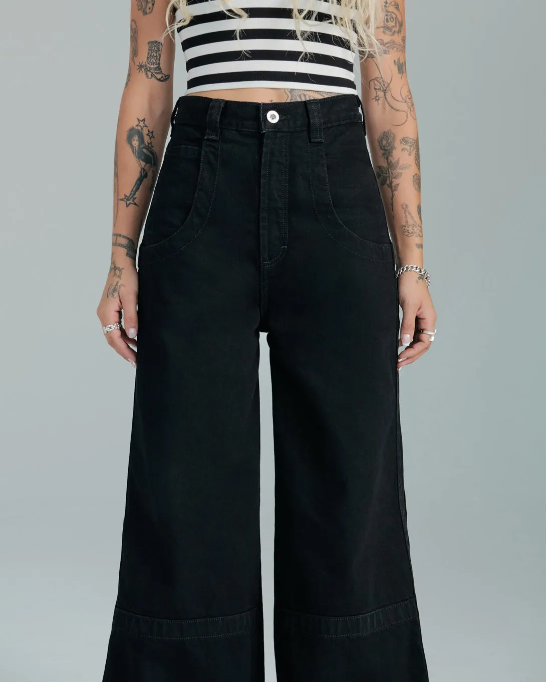 The Camilla Jeans. 27”. Jet Black.